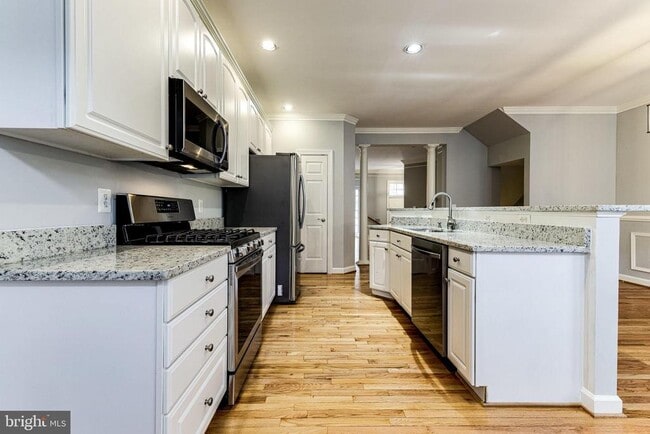 Building Photo - 953 Harrison Cir