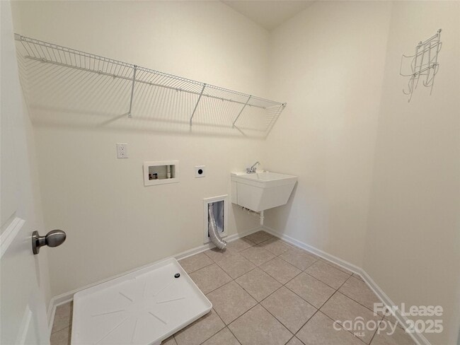 Building Photo - 14929 Baldridge Dr