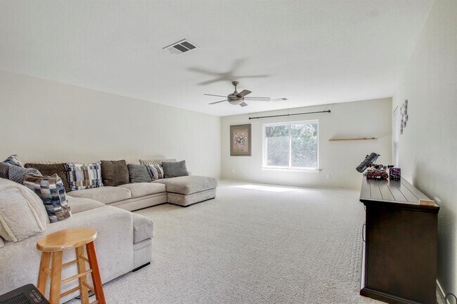 Building Photo - 1625 Balsam Way