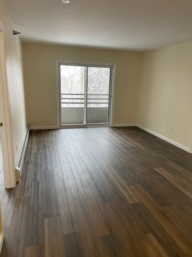 Building Photo - 305 Lime Kiln Rd
