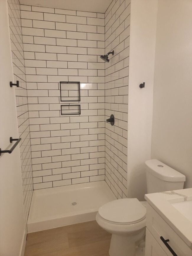 Building Photo - Brand New 4 Bed 3 Bath Modern Farmhouse Style Duplex in Mead with over 1850 Sq. Ft. on Huge Lot.