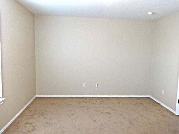 Building Photo - 922 Magnolia Hl