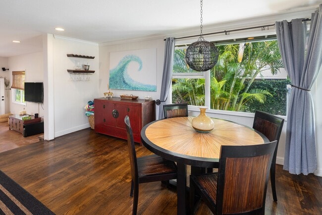 Building Photo - Privately Gated, Cool, Furnished Home, Tuc...