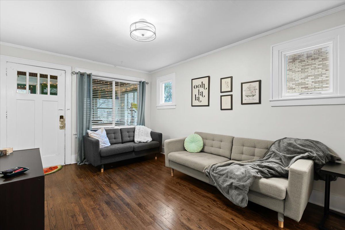 Building Photo - 575 E Lewiston Ave