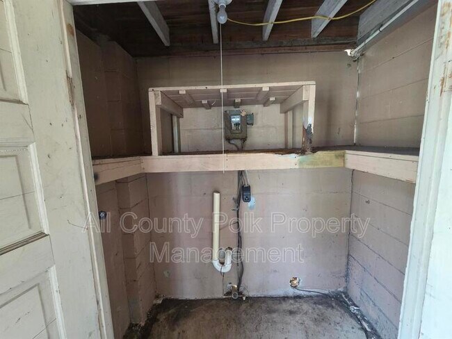 Building Photo - 103 Colonial Dr
