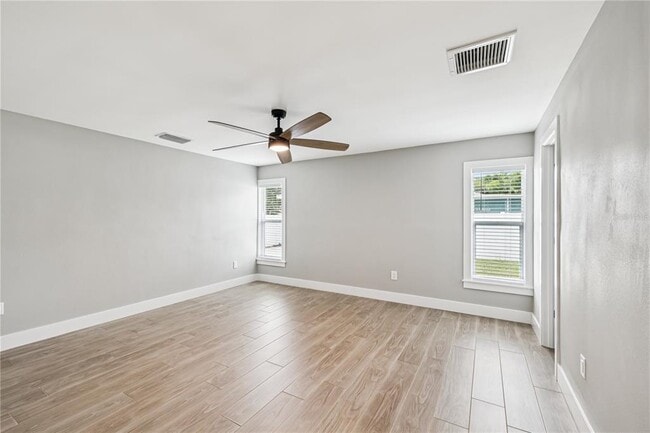 Building Photo - 3800 Bayshore Blvd NE