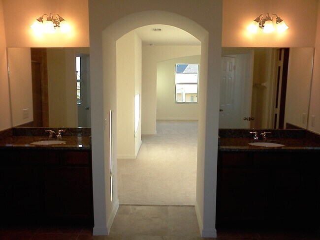 Building Photo - 12514 Sawgrass Oak St