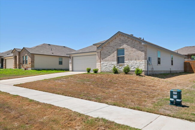 Building Photo - 5703 Great Divide Rd