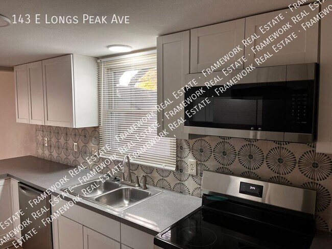 Building Photo - 143 E Longs Peak Ave