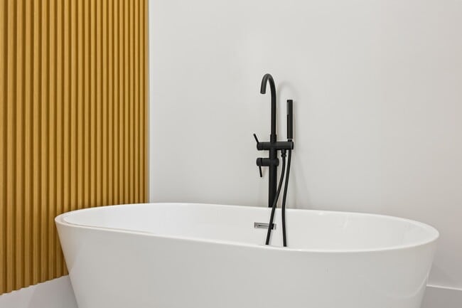 Building Photo - 212 W 64th St