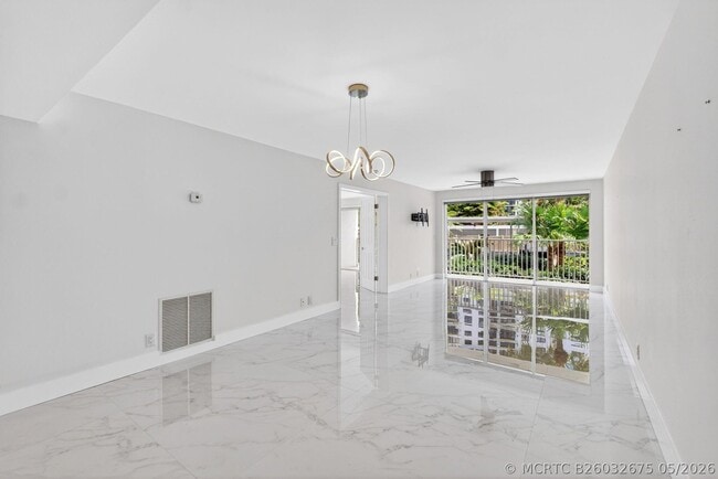 Building Photo - 3901 S Flagler Dr