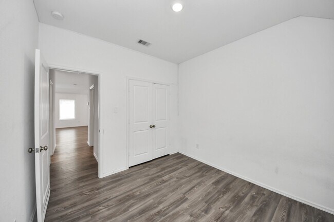 Building Photo - 7319 Bridal Ranch Dr
