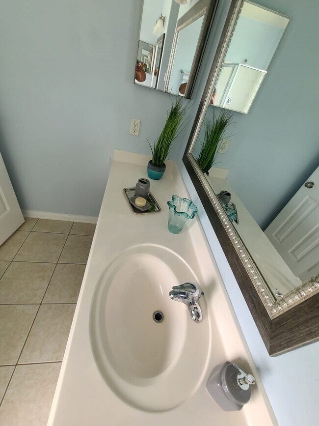 Building Photo - 6427 Stone Landing Ln