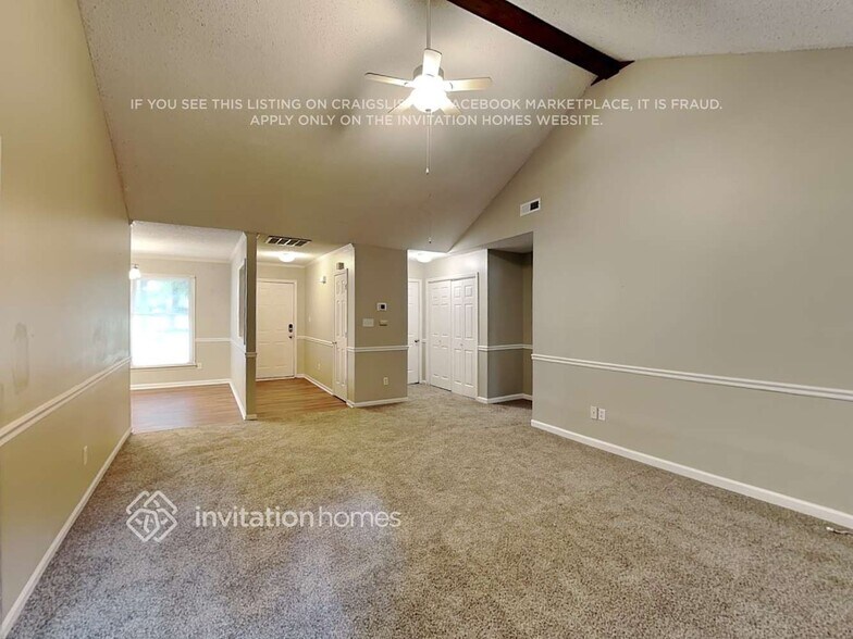 Building Photo - 635 Tryon Pl