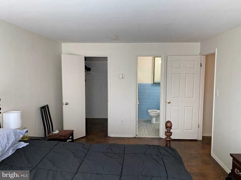 Beddroom-1 - 4520 King St