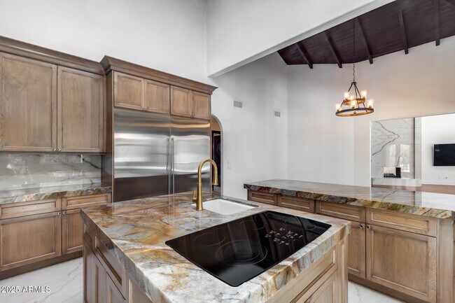 Building Photo - 8303 N 61st Pl