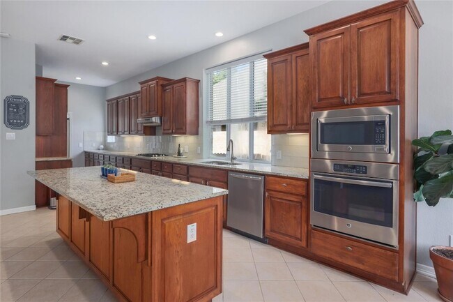 Building Photo - 2279 Fernspring Dr