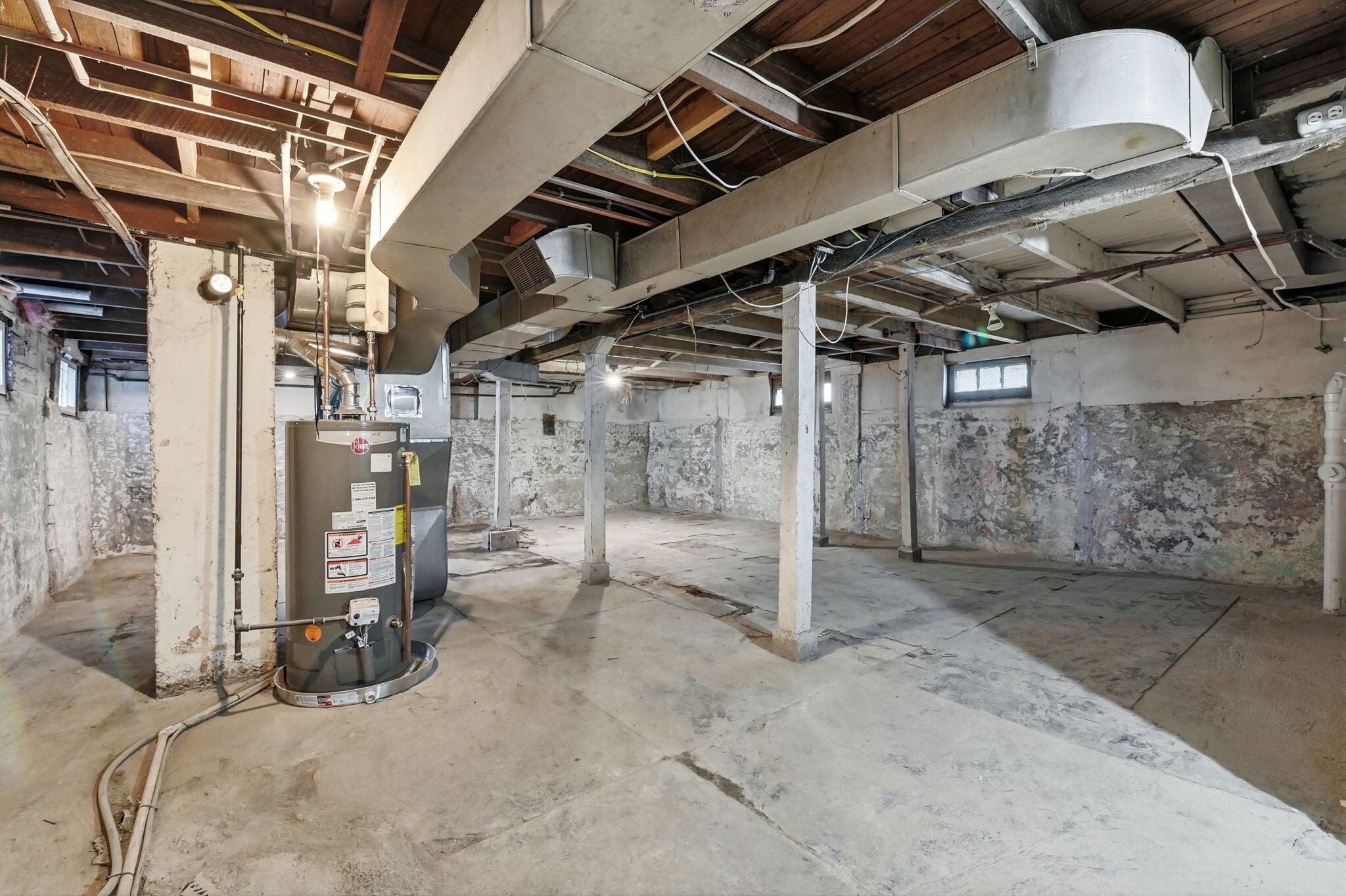 Building Photo - 6531 Plymouth Ave