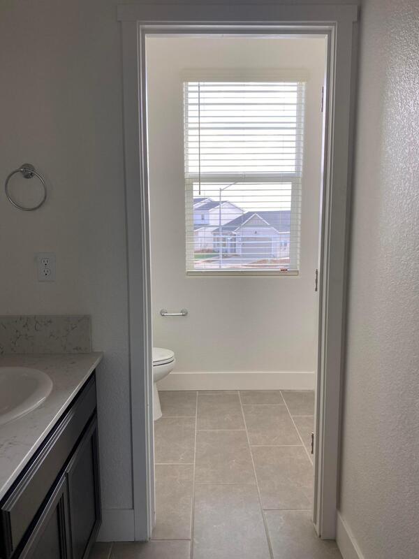 Building Photo - 2465 Pineda Dr