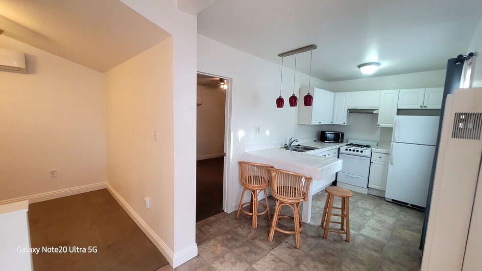 Building Photo - 3676 3rd Ave