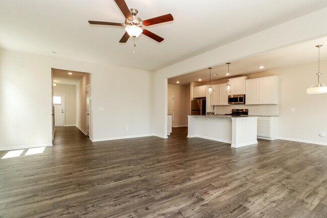 Building Photo - Spacious 4-Bedroom Home in Graniteville, SC