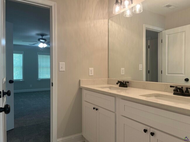 Building Photo - 250 High Ridge Ct