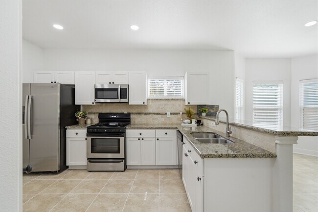 Building Photo - 5508 Elysian St