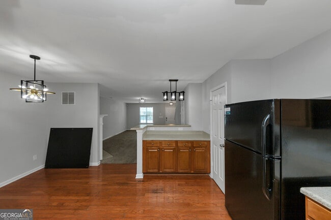 Building Photo - 735 Crestwell Cir