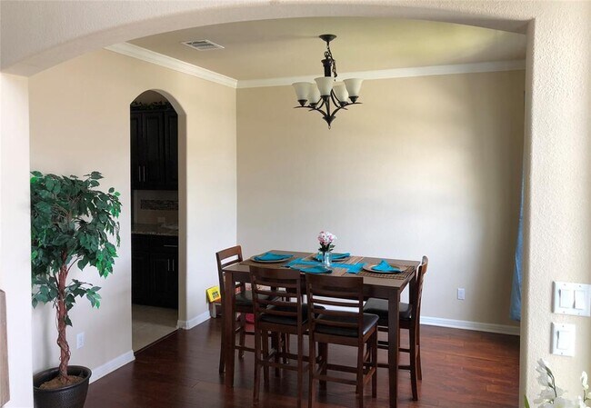 Building Photo - 4001 Tordera Dr