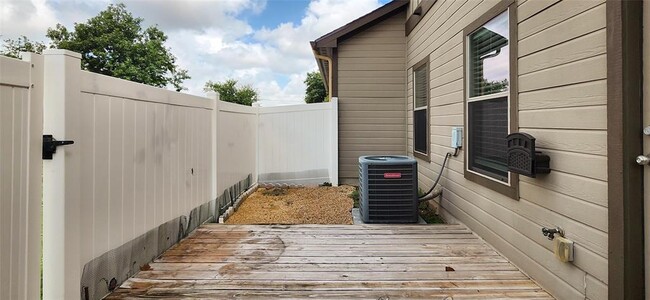 Building Photo - 1900 Little Elm Trail