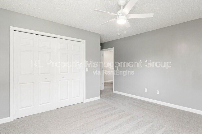 Building Photo - 5551 Ainsley Dr