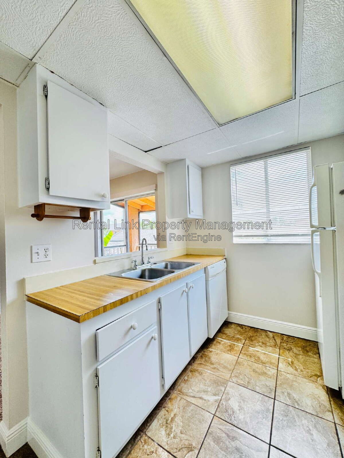 Building Photo - 12664 Kenwood Ln