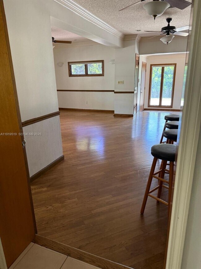 Building Photo - 5461 W Broward Blvd