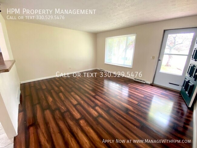 Building Photo - 1827 Thackeray Ave NW