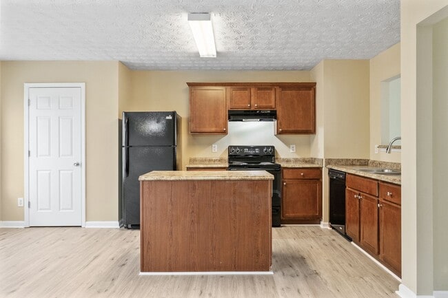 Building Photo - 3 Bedroom Townhome in Stonecrest!