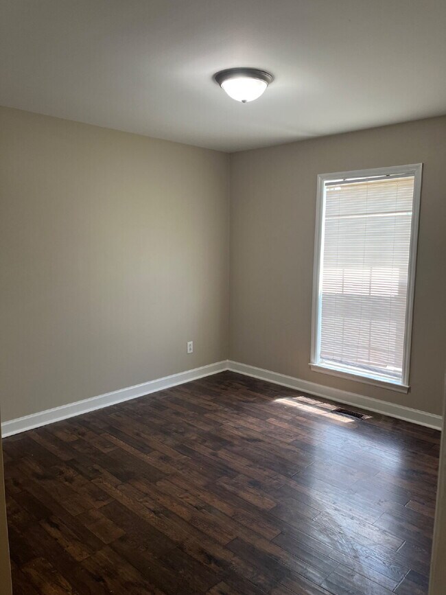 Building Photo - "Charming 3-Bedroom Home with 2 Full Baths in Beautiful Thompson's Station!" FENCED BACKYARD!