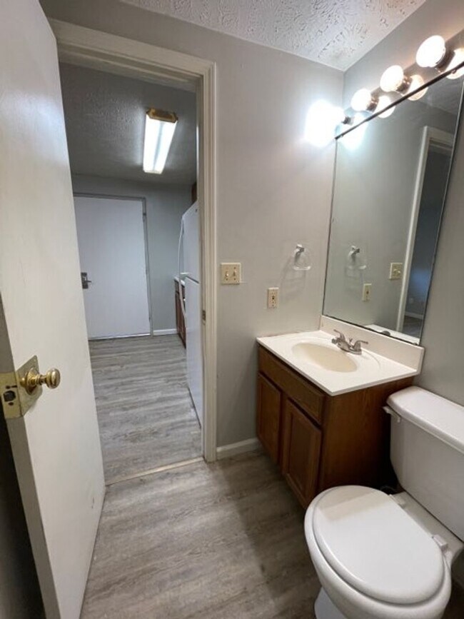 Building Photo - Daleville Studio - Open Jan 2026