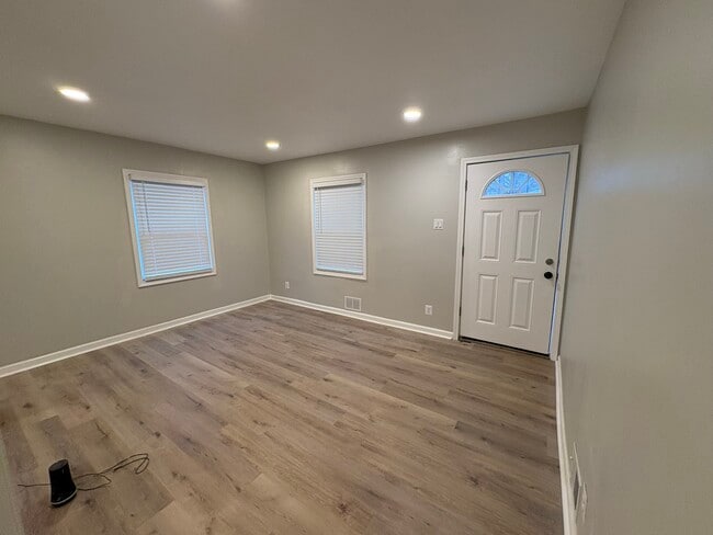 Building Photo - 19964 Bradford Ave