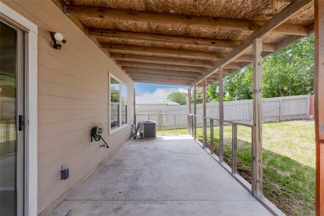 Building Photo - 191 Beech Dr