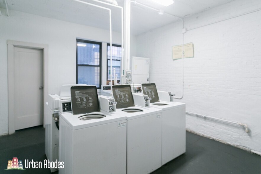 Building Photo - 2410 S Kedzie Ave