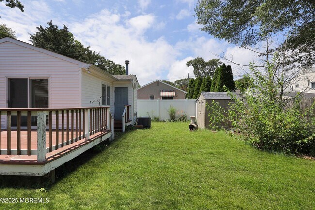 Building Photo - 2329 Oak Tree Rd
