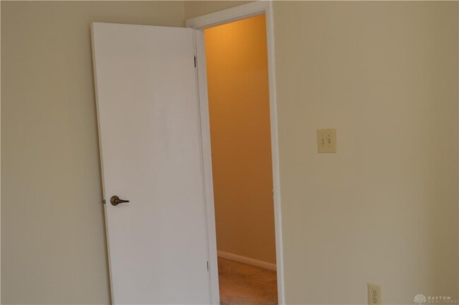 Building Photo - 1217 Robbins Run Ct