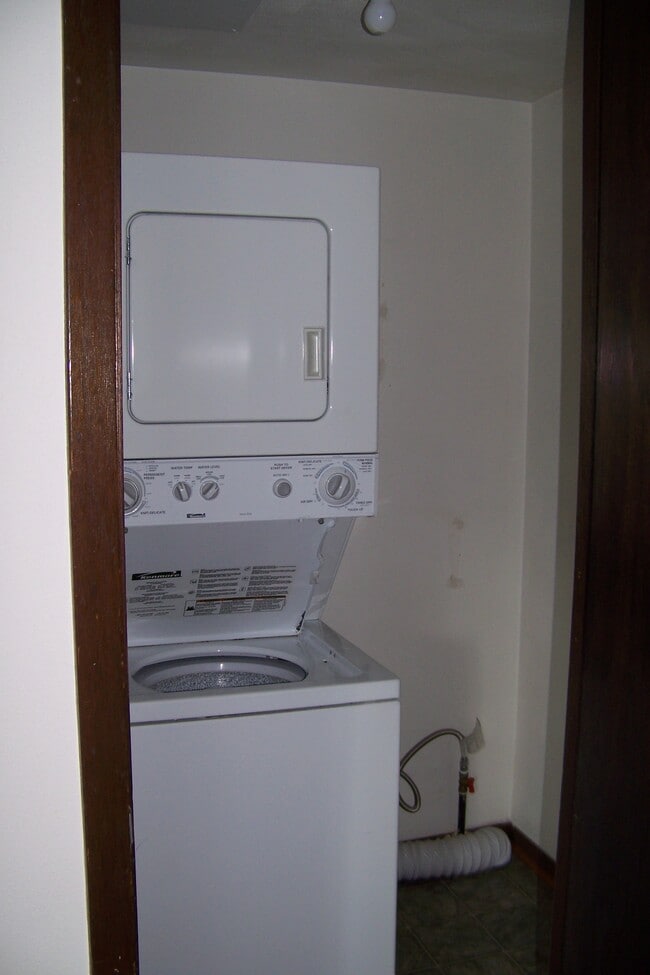 Building Photo - 111 Pin Oak Dr