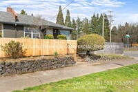 Building Photo - 8133 NE Beech St