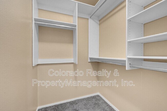Building Photo - 8601 E Dry Creek Rd