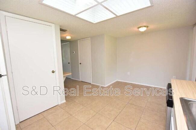 Building Photo - 1440 Ridge Lake Ct