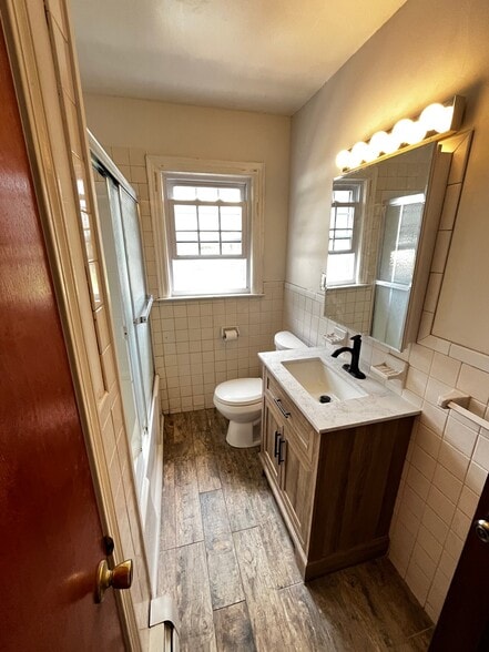 Building Photo - 108 Ruden St