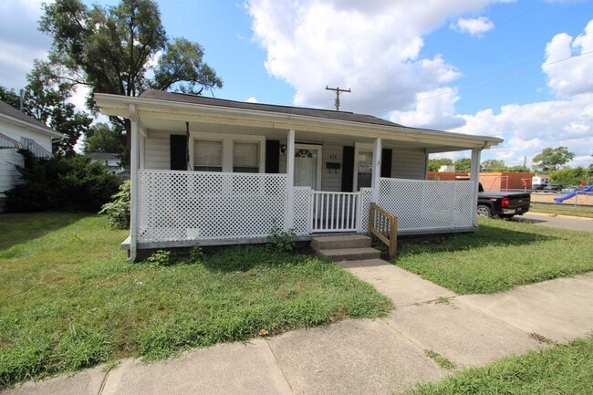 Primary Photo - Quaint 2 Bedroom 1 Bathroom Ranch