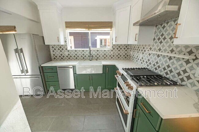 Building Photo - 5524 Shattuck Ave.