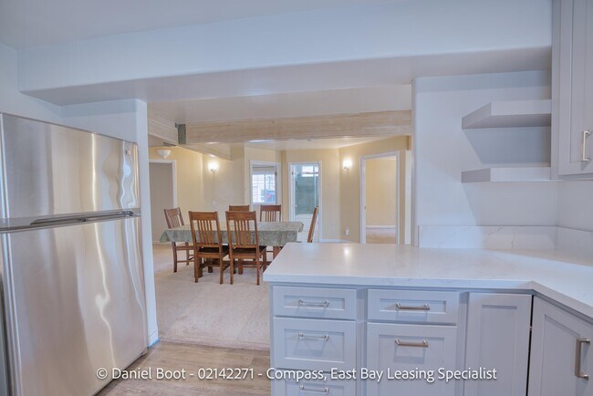 Building Photo - 2141 Ward St